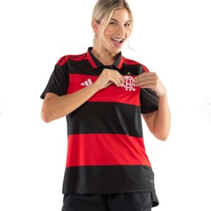 Camisa Flamengo I 2026 Feminina adidas nas cores vermelho e preto com escudo bordado.