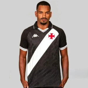 Camisa Vasco da Gama 2025 preta com faixa diagonal branca e escudo da Cruz de Malta.